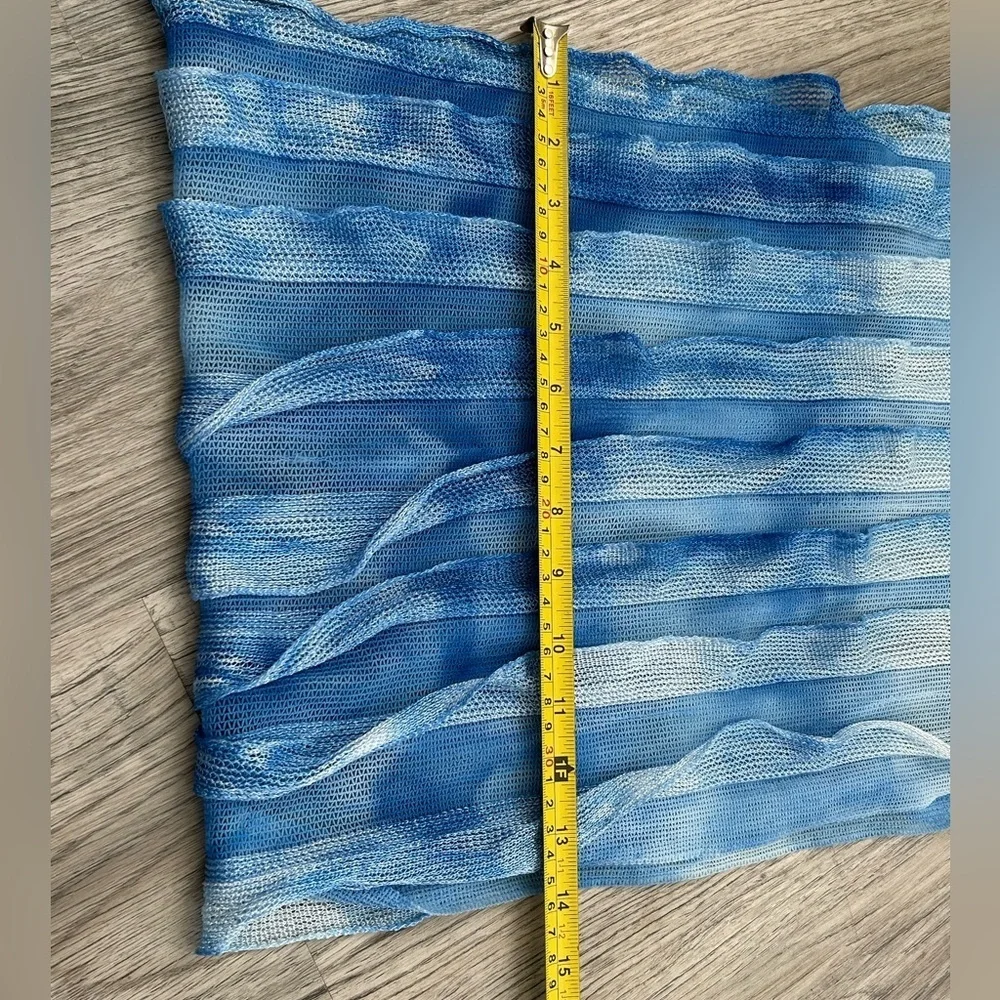 Blue and White Lightweight‎ Wavy Scarf